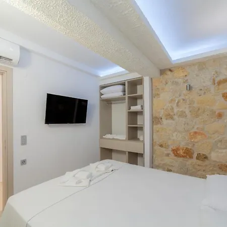 Halkeon Suites By Travelpro Services - Nea Flogita Halkidiki Apartment