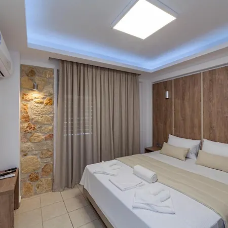 Halkeon Suites By Travelpro Services - Nea Flogita Halkidiki Apartment *